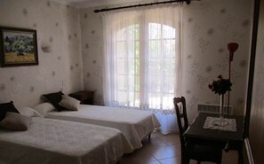 2 chambres, fer et planche à repasser, Wi-Fi gratuit