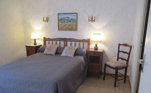 1 bedroom, iron/ironing board, free WiFi - Gite les Lavandes, 4 Personnes (VALROS)