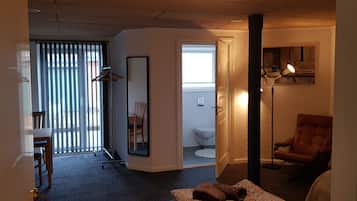 Traditional-Vierbettzimmer | Individuell dekoriert, individuell eingerichtet, Schreibtisch