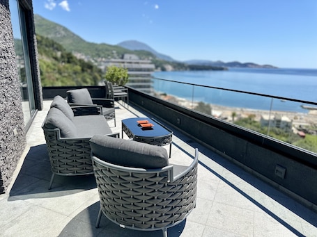 Elite Apartment | Terrace/patio