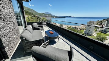 Elite Apartment | Terrace/patio
