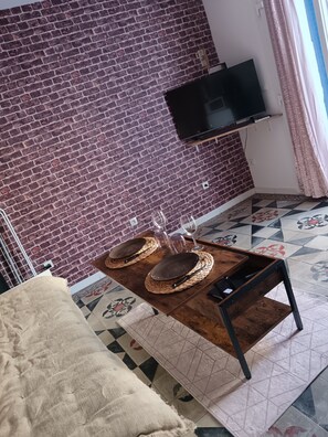 1 bedroom, WiFi, bed sheets - Studio Neuf à Maillane (Maillane)