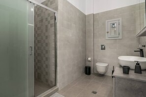 Free toiletries, toilet paper - Sea & Garden View Parasporos Houses, Adamas Milos (Milos)