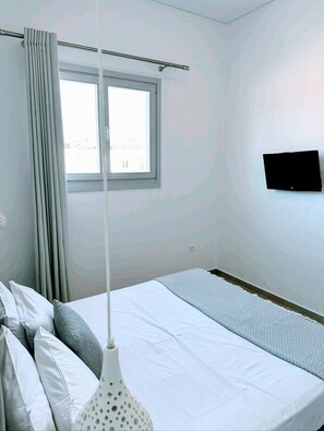 1 bedroom, hypo-allergenic bedding, soundproofing, iron/ironing board