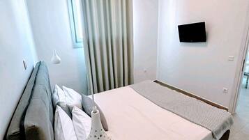 1 bedroom, hypo-allergenic bedding, soundproofing, iron/ironing board