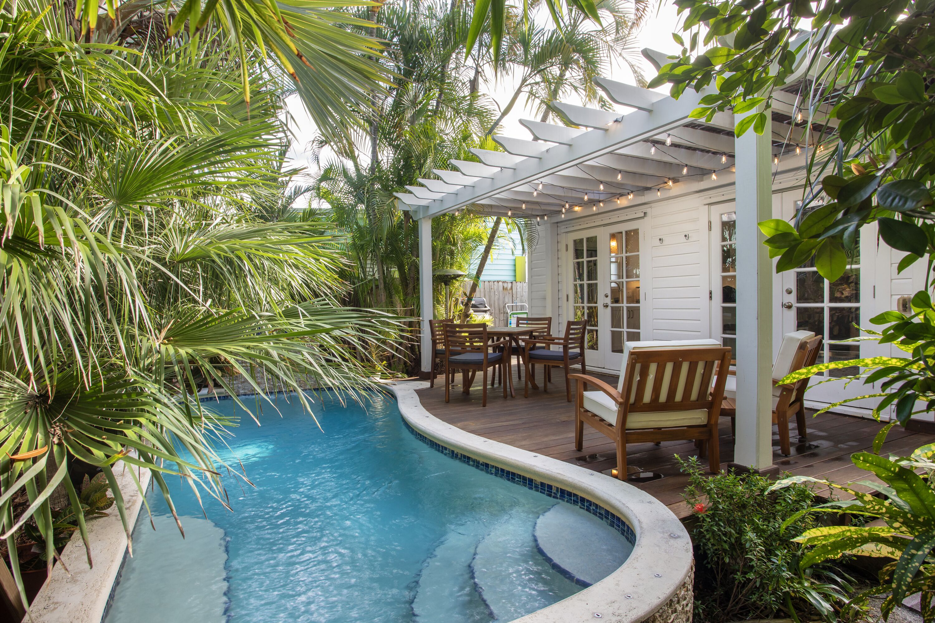 Mirabella- 2 bed, 2 bath, Old Town home w/ private pool, parking