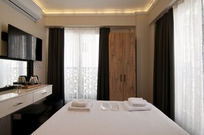 Classic Double or Twin Room | Desk, soundproofing, iron/ironing board (on request) - SULTAN SÜLEYMAN  APART HOTEL (Istanbul)