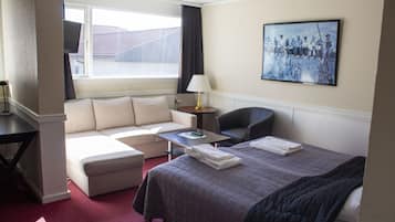 Suite | 1 Schlafzimmer, Schreibtisch, laptopgeeigneter Arbeitsplatz