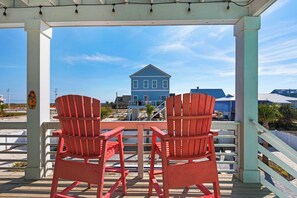 Property grounds - Paradise Palms-Private pool home w/ soundviews & 3 min walk to the beach! (Navarre)