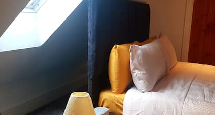 DeVollard Cornish Cottage Position in the Beautiful Village of Trematon Cornwall