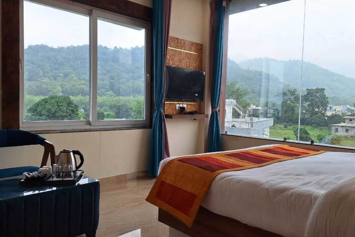 Premium kamer | 1 slaapkamer, luxe beddengoed, een laptopwerkplek, beddengoed