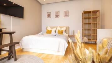 2 Schlafzimmer, Schreibtisch, Bügeleisen/Bügelbrett, Reisekinderbett