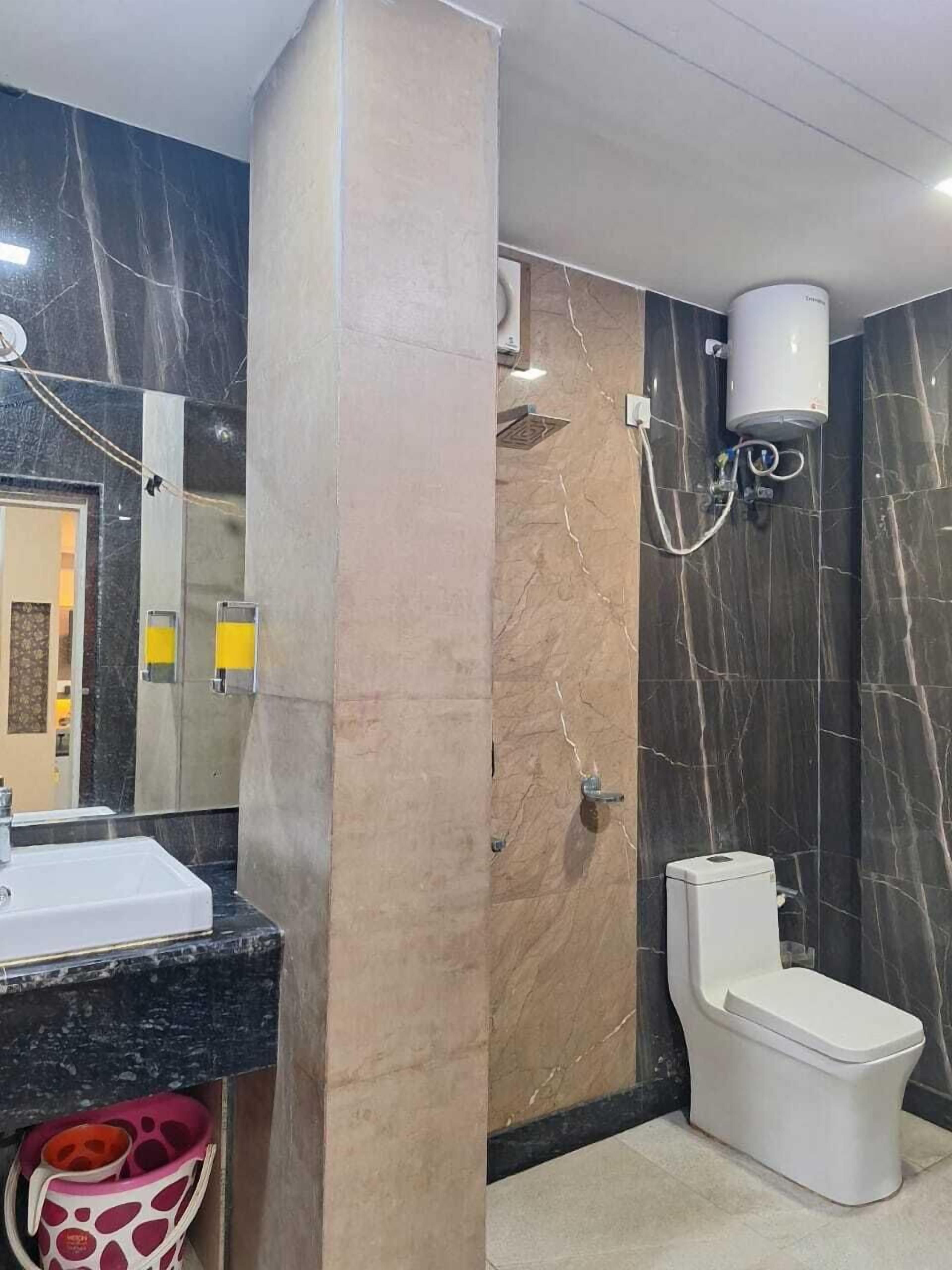 Standard Room | Bathroom | Slippers, towels