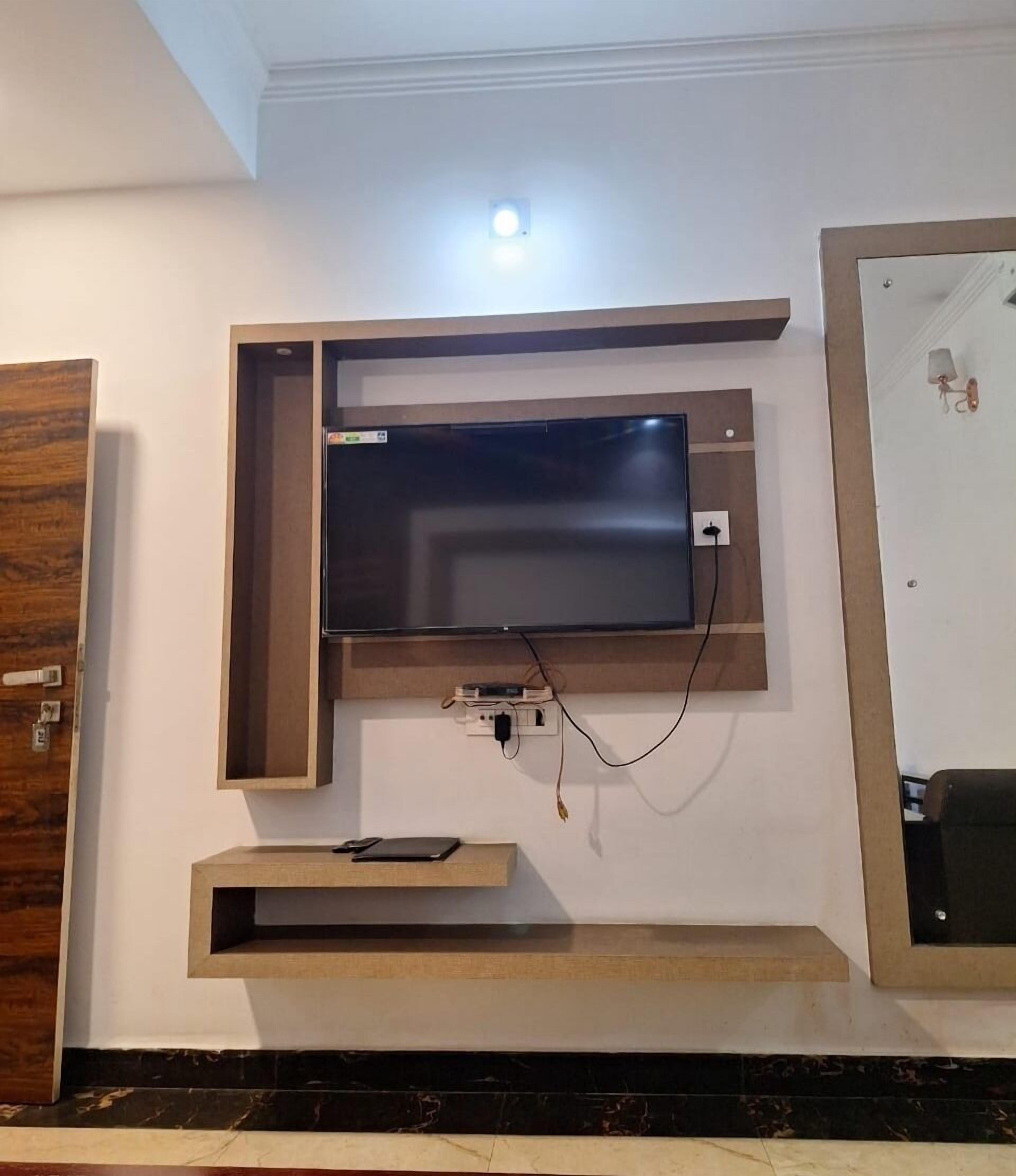 ห้องดีลักซ์, วิวเมือง | ตู้นิรภัยในห้องพัก, เตารีด/โต๊ะรีดผ้า, Wi-Fi ฟรี, ผ้าปูที่นอน