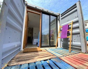 Basic Double Room | Desk, laptop workspace, free WiFi, bed sheets - Skippers Coliving (Diani Beach)
