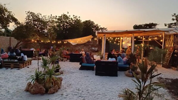 2 restaurants, pizza - Skippers Coliving (Diani Beach)