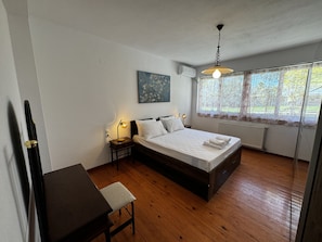 1 bedroom, desk, iron/ironing board, free WiFi - Skiathos Modern Garden Escape Apt (Skiathos)