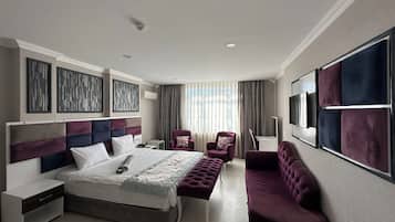 Caja de seguridad en la habitación y escritorio