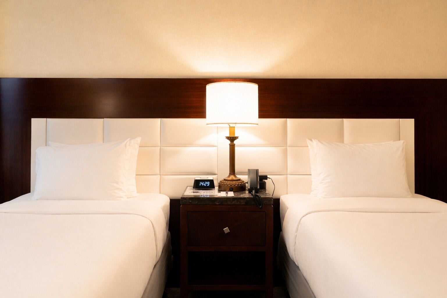 High Floor, 2 Single Beds | In-room safe, individually decorated, desk, laptop workspace