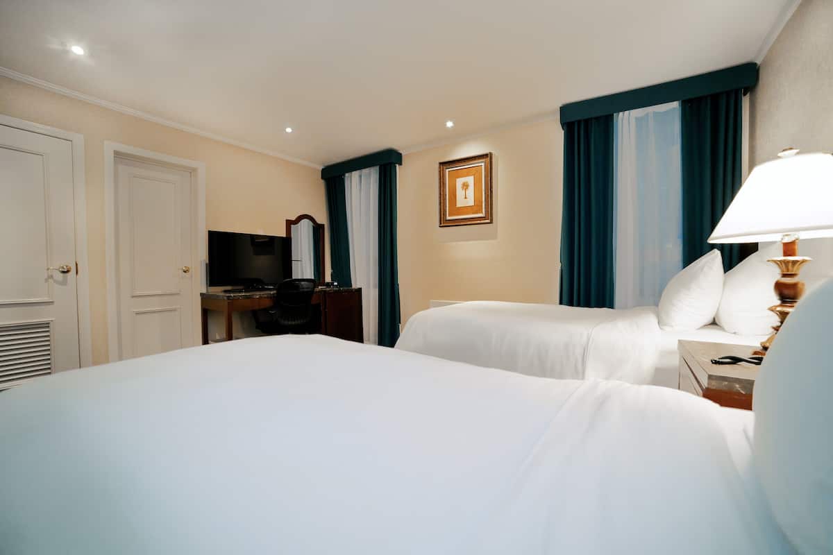 2 Single Beds | 1 bedroom, in-room safe, individually decorated, desk
