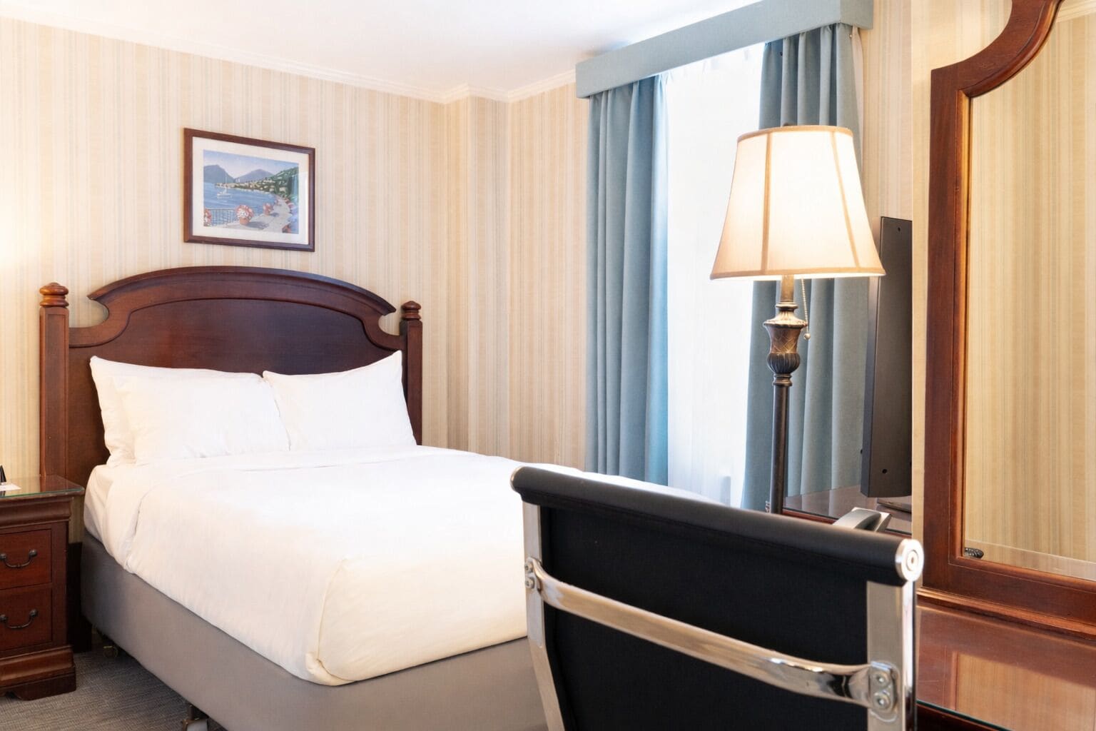 High Floor, 1 Full Bed | In-room safe, individually decorated, desk, laptop workspace