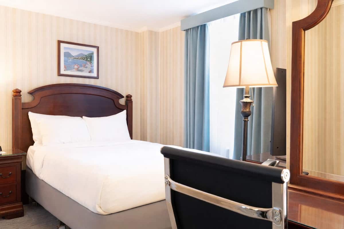 High Floor, 1 Full Bed | In-room safe, individually decorated, desk, laptop workspace