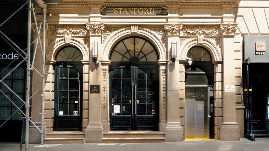 Hotel Stanford