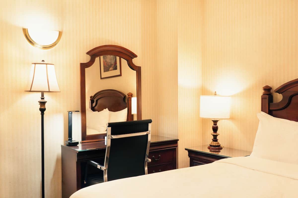 High Floor, 1 Queen Bed | In-room safe, individually decorated, desk, laptop workspace