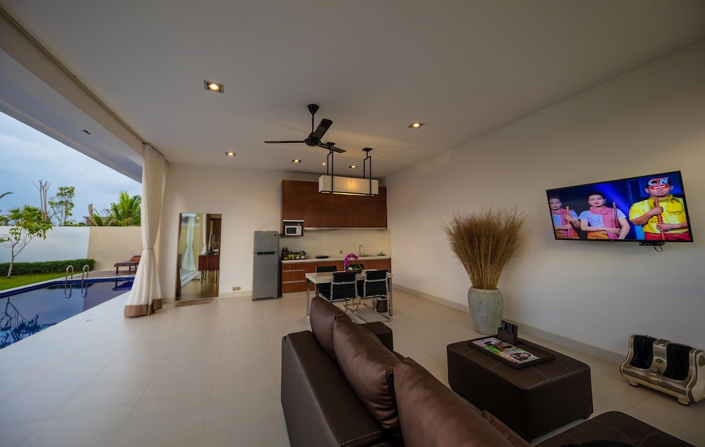 Angkor Rendezvous by null