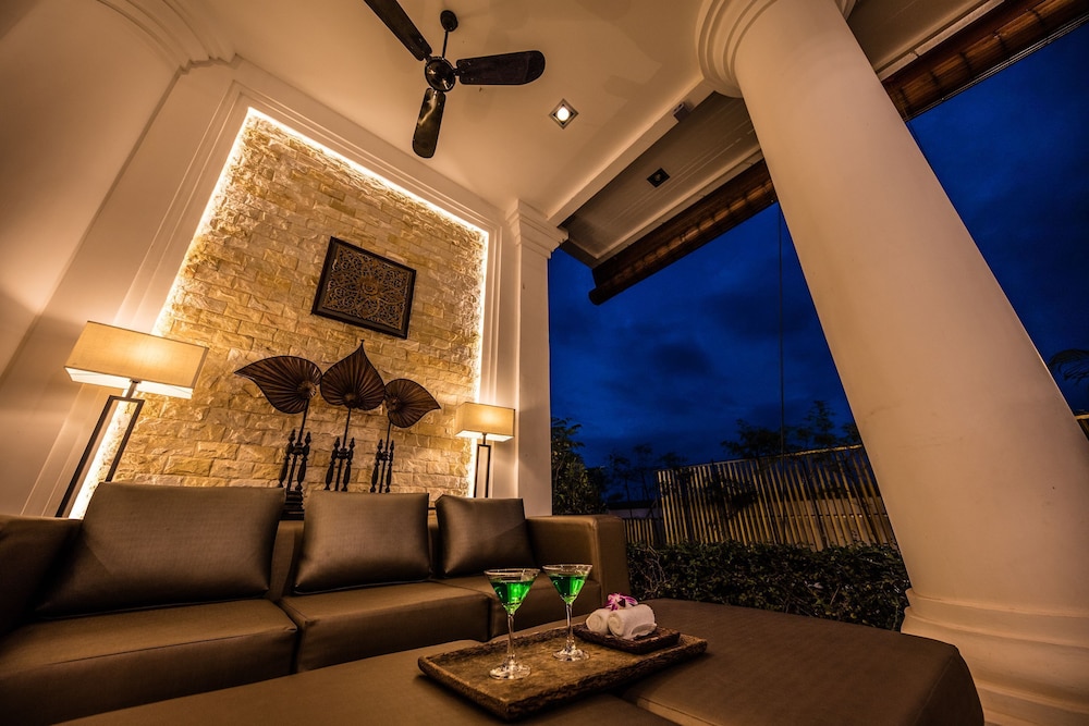 Angkor Rendezvous by null