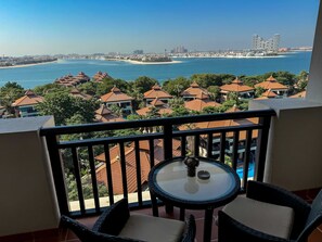 Property grounds - Elegant 1BR Full Palm View Apartment at 5-star Resort (Dubai)