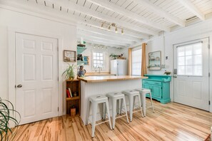 Interior - Close to Beach, Modern! Trendy! (Kill Devil Hills)