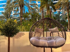 Terrace/patio - Upgraded 1BR Paradise With Private Garden - Oceana (Dubai)