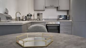 Fridge, microwave, oven, stovetop