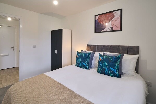 1 bedroom, iron/ironing board, free WiFi, bed sheets - Host & Stay | 23 Waterside Place (Taunton)