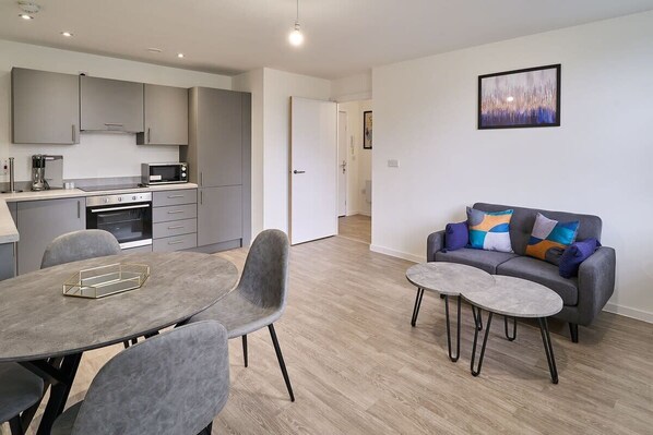 Interior - Host & Stay | 23 Waterside Place (Taunton)