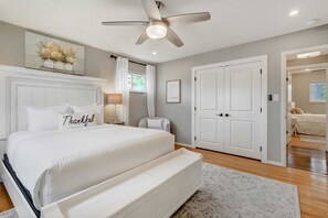 5 Schlafzimmer, Bügeleisen/Bügelbrett, WLAN, Bettwäsche