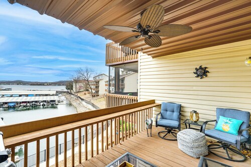 Waterfront Lake Ozark Condo w/ Access To 2 Pools