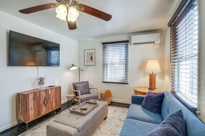 Front of property - Updated Arlington Townhome ~ 5 Mi to National Mall (Arlington)