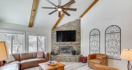 Big Bear Lake Condo w/ Deck, Steps to Ski Lift