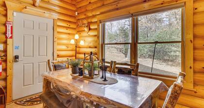 Merrillan Cabin w/ Fire Pit < 1 Mi to Lake Arbutus