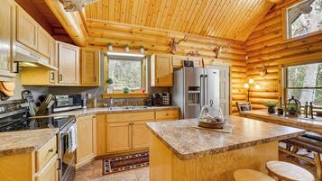 House (3 Bedrooms) | Interior