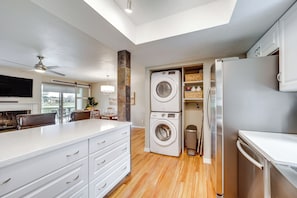 Apartment (3 Bedrooms) | Interior - Deck & Golf Course Views: Munds Park Condo! (Munds Park)