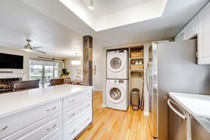 Apartment (3 Bedrooms) | Interior - Deck & Golf Course Views: Munds Park Condo! (Munds Park)