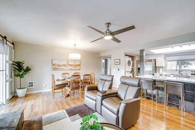 Deck & Golf Course Views: Munds Park Condo!