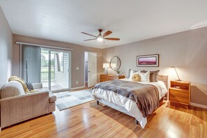 Apartment (3 Bedrooms) | Interior - Deck & Golf Course Views: Munds Park Condo! (Munds Park)