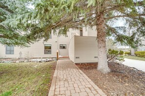 Apartment (3 Bedrooms) | Interior - Deck & Golf Course Views: Munds Park Condo! (Munds Park)