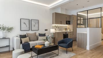 Exclusive Studio | Living area | Smart TV