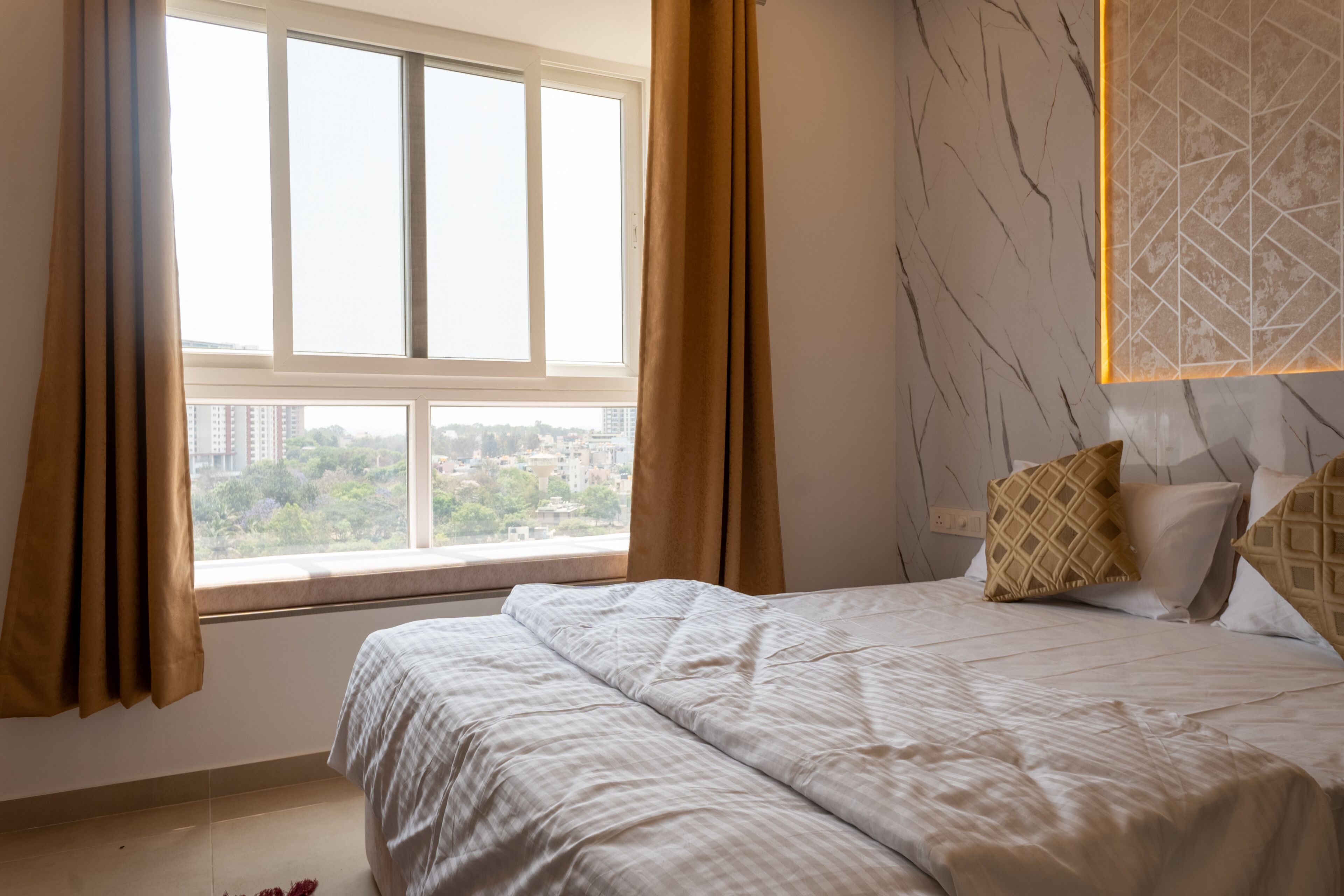 4 bedrooms, desk, iron/ironing board, WiFi