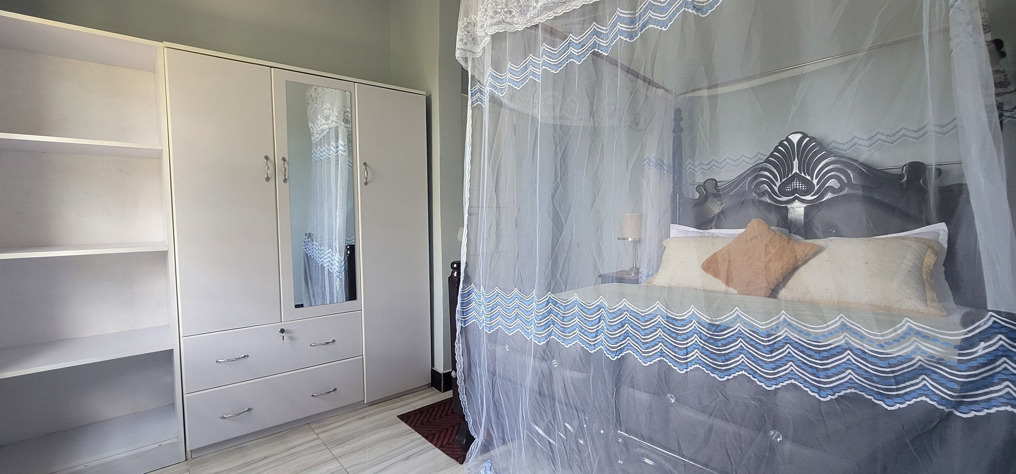 1 camera, una cassaforte in camera, ferro/asse da stiro, Wi-Fi gratuito